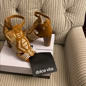 dolce vita sandals